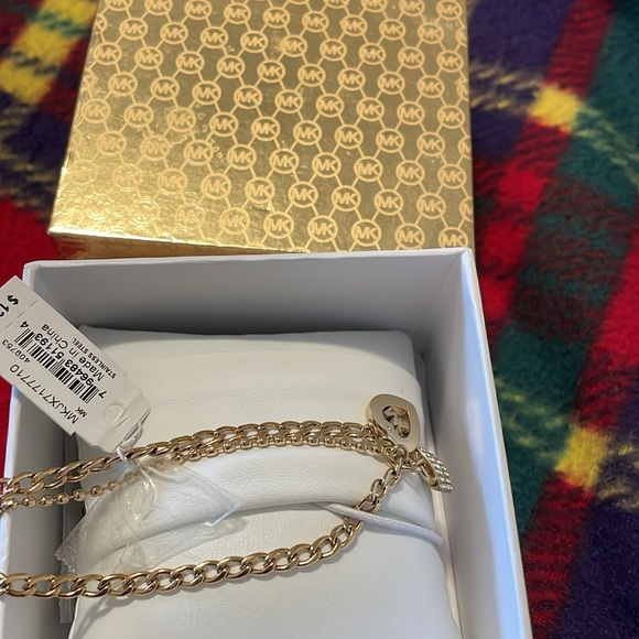 Gold and diamonds all one size - Picture 3 of 3